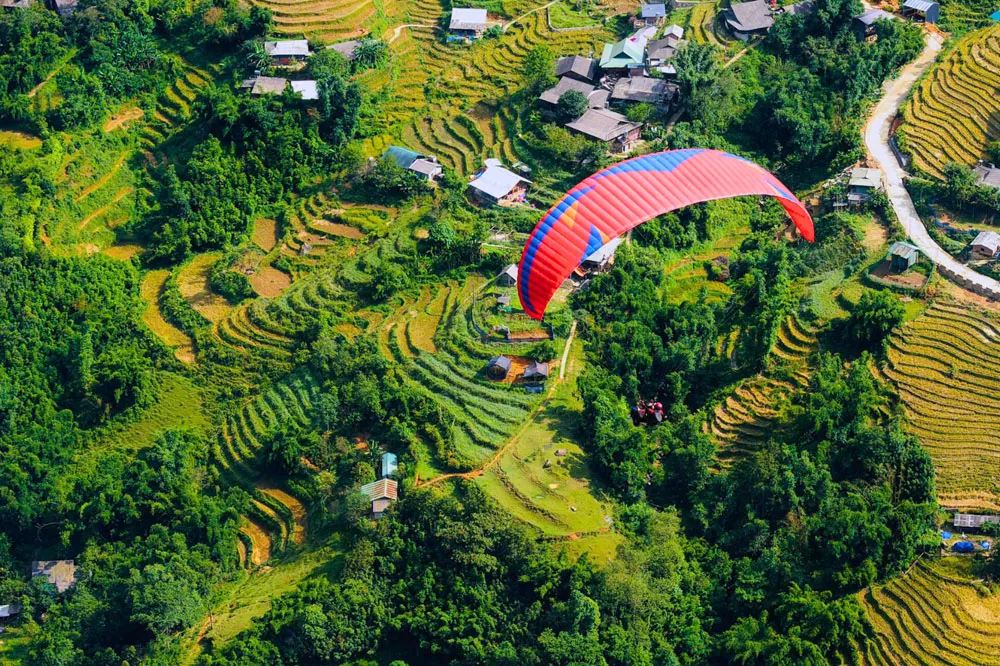 A moment of freedom amidst the Northwest Vietnam sky